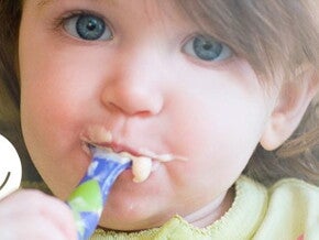Your toddler, the independent eater Your toddler, the independent eater