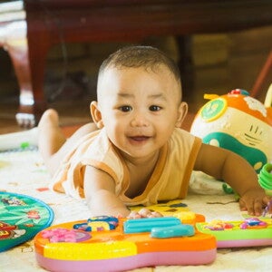 Baby activities for special bonding: Happy playtime ideas for your 4-6-month-old