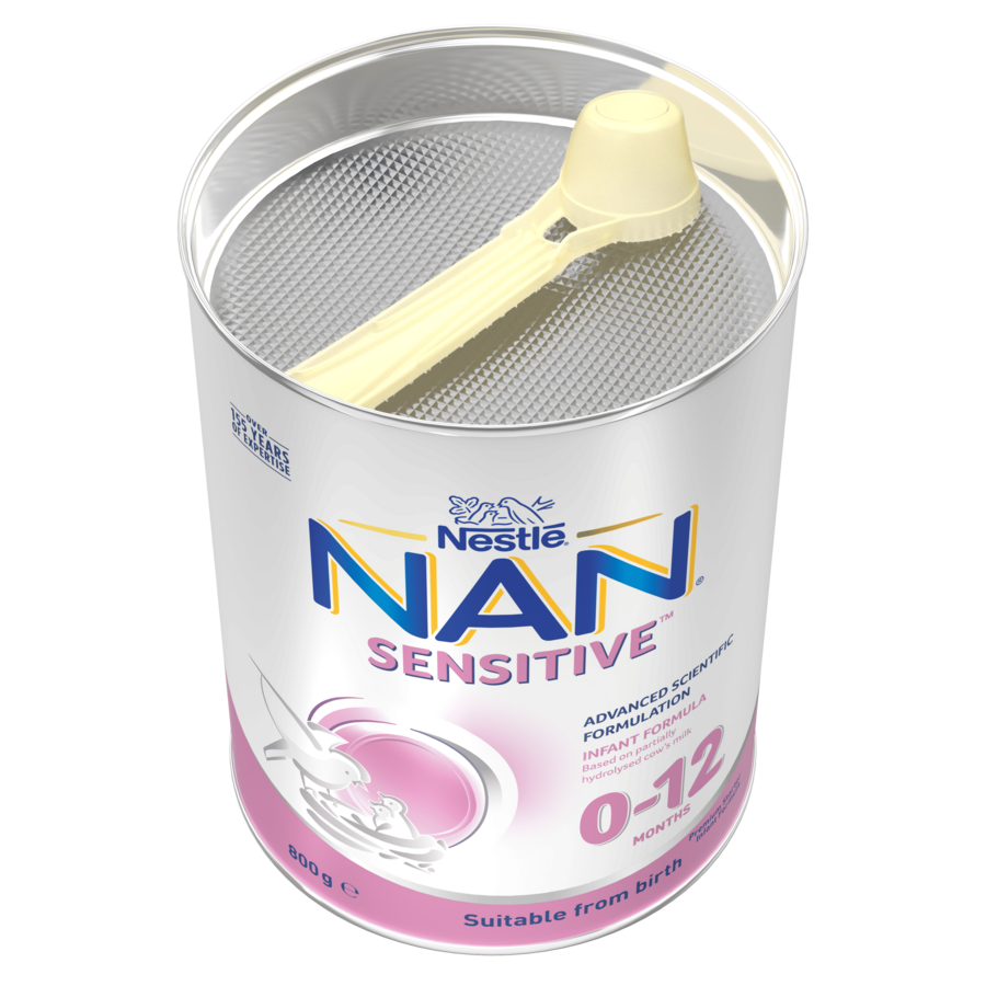 Nestlé NAN SENSITIVE Infant Formula, From Birth to 12 Months – 800g - separate storage area for the scoop