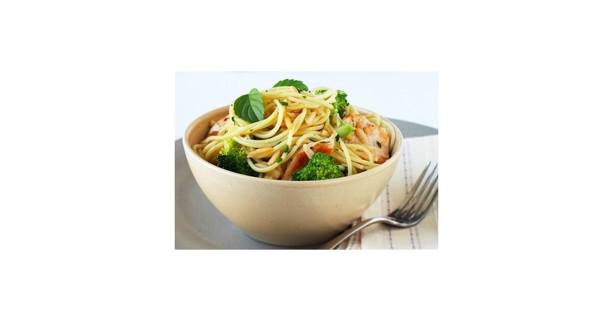 Chicken Broccoli and Almond Pasta | Nestlé FamilyNes